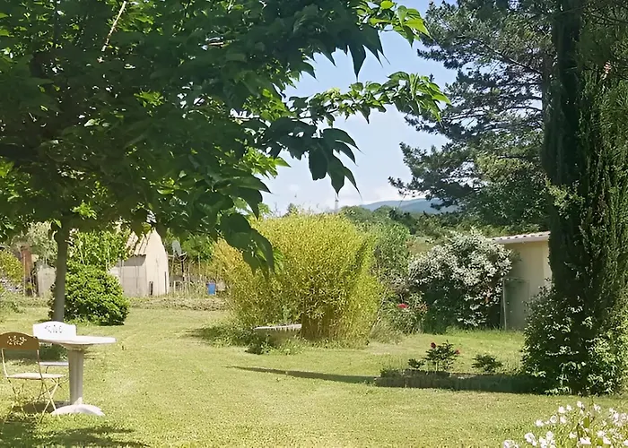 Chambre Dans Petit Havre De Paix Avec Piscine Chauffee Au Coeur Du Luberon
